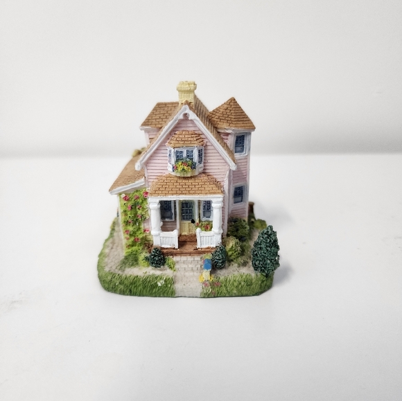 Home of the Artist Anabelle Phillips. 1998 International Resourcing Services Inc - Picture 2 of 5